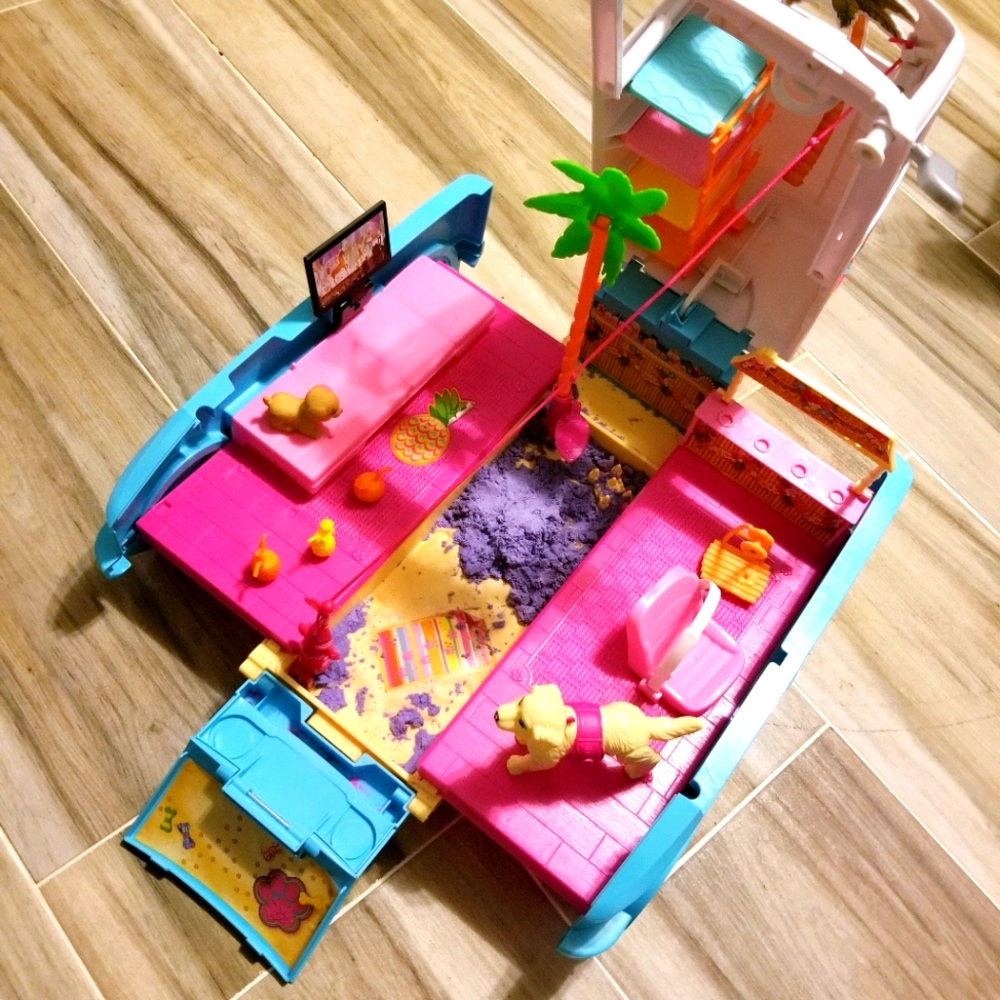 Barbie Ultimate Puppy Mobile Van